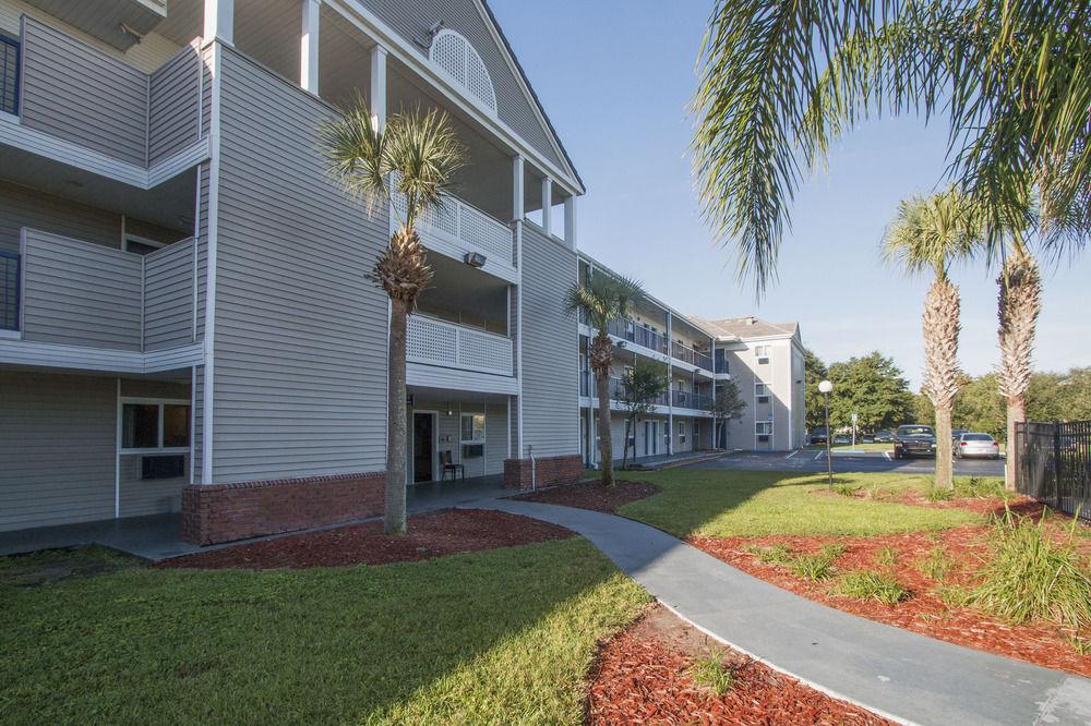 Hometowne Studios By Red Roof Orlando South Williamsburg Εξωτερικό φωτογραφία