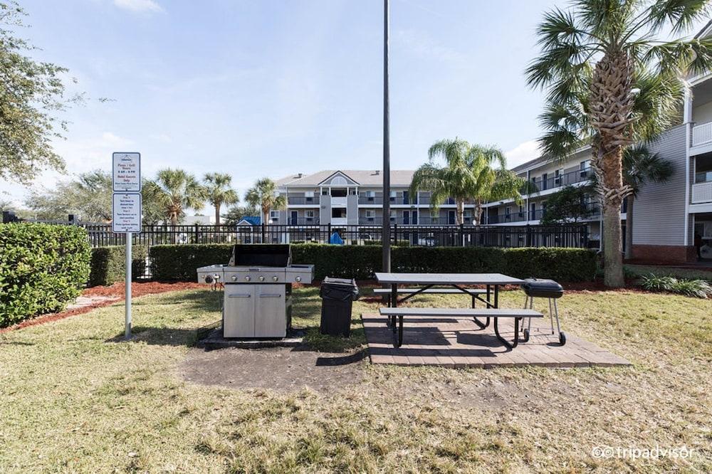 Hometowne Studios By Red Roof Orlando South Williamsburg Εξωτερικό φωτογραφία